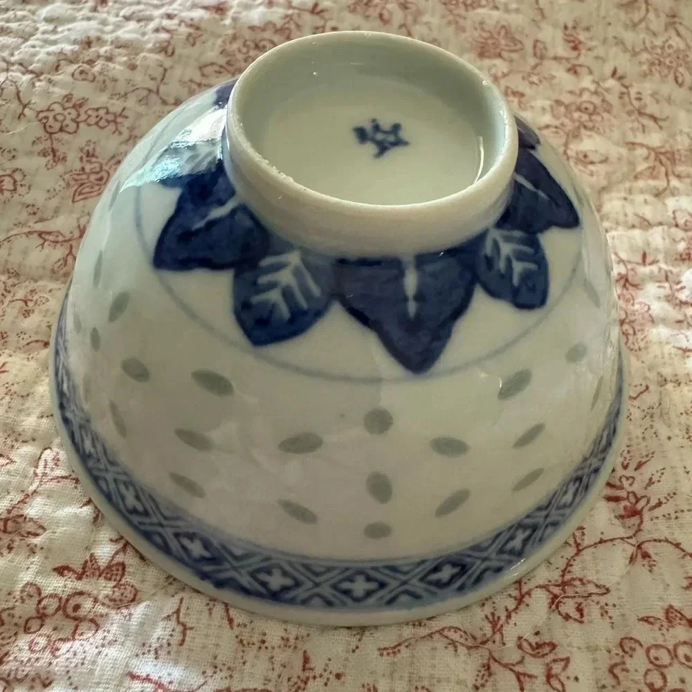 Chinese hand painted porcelain rice eye grain bowl marked Vintage/Rare minature - Picture 2 of 6